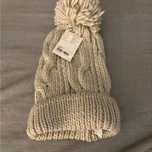 Forever 21 Cream Cable Knit Pom-Pom Hat
